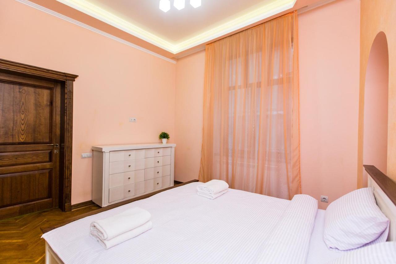 Апартаменты Avangard On Qn Roman St 26 Apart 7 Львов Экстерьер фото
